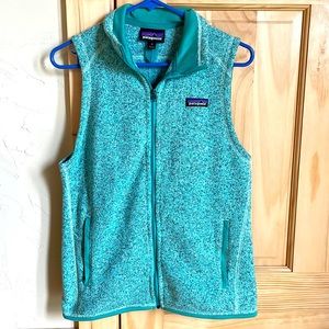 Patagonia sage vest. Size medium. Hardly worn, very good condition!